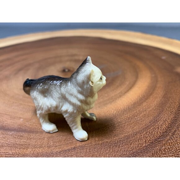 Vintage Miniature Hard Plastic Black & White Cat Figurine Collectible Decor - Picture 4 of 10